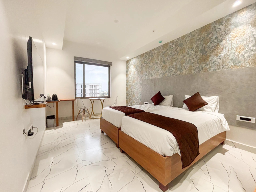 suite in monarch